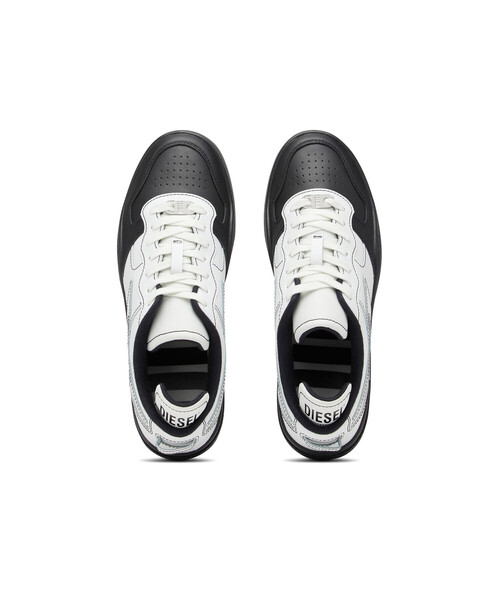 DIESEL(ディーゼル)の「メンズ カウレザー ローカット スニーカー(スニーカー・メンズ・ホワイト×レッド/ホワイト×ブラック・44/41/42/43/40)」の4枚目の写真