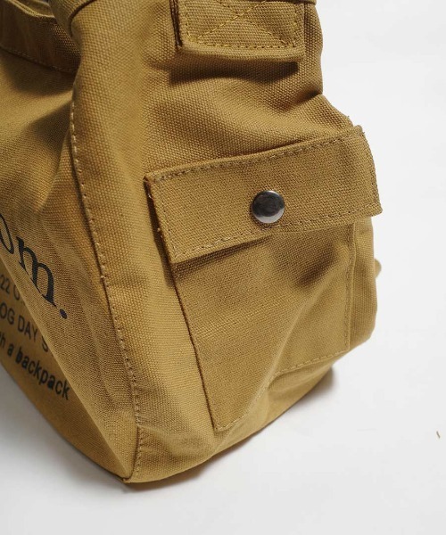 shopnikoniko(ショップニコニコ)の「英字ロゴ 斜め掛け ショルダーバッグ キャンバス トートバッグ メッセンジャーバッグ(ショルダーバッグ・レディース・ブラック/カーキ/アイボリー・フリー)」の19枚目の写真