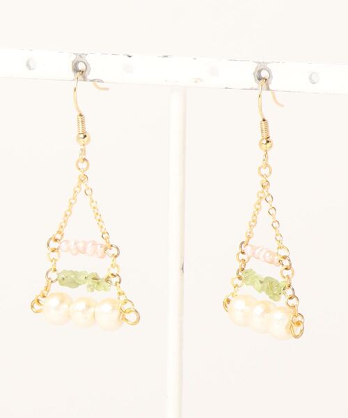 tone(トーン)の「【nocca】triangle swing pierce(ピアス(両耳用)・レディース・ピンク/グリーン・FREE)」の2枚目の写真