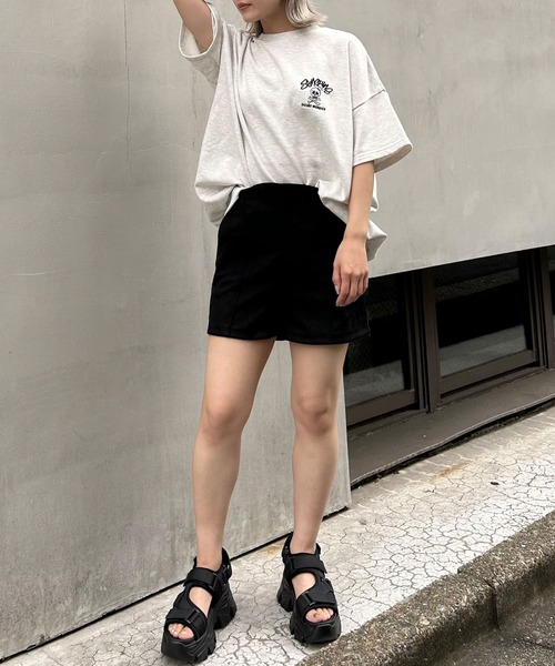 INGNI(イング)の「フェイクレザーショートパンツ/B(その他パンツ・レディース・ブラック/アイボリー/ブラック系その他・FREE)」の18枚目の写真