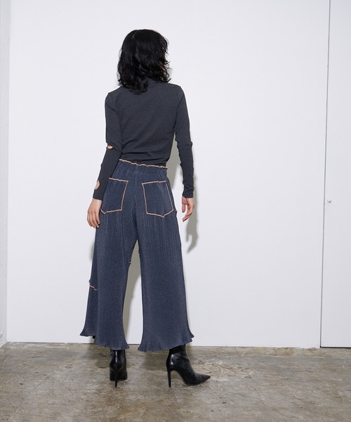 4youstory(フォーユーストーリー)の「【4youstory】カットアウトハイネックロングTシャツ(Tシャツ/カットソー・レディース・グレー/ネイビー/イエロー・FREE)」の7枚目の写真