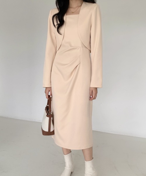 ECLIN（エクラン）の「ショート丈テーラージャケットコンビキャミソールワンピース２点セット（ワンピース・レディース・ブラック/ベージュ/ブラウン・S/M）」の11枚目の写真