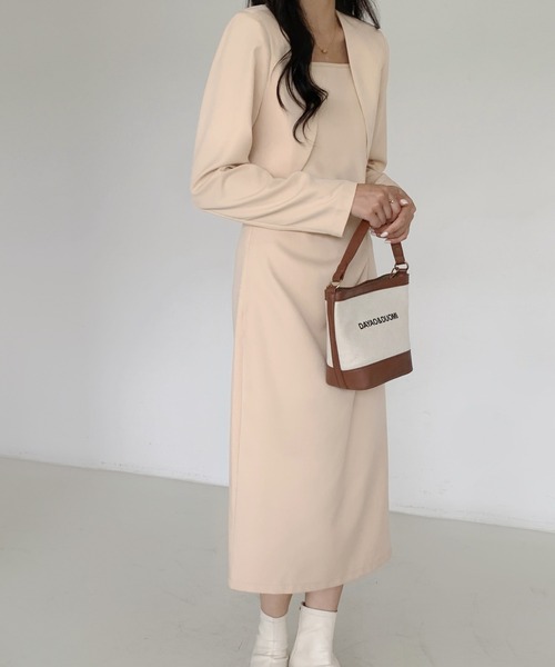 ECLIN（エクラン）の「ショート丈テーラージャケットコンビキャミソールワンピース２点セット（ワンピース・レディース・ブラック/ベージュ/ブラウン・S/M）」の5枚目の写真