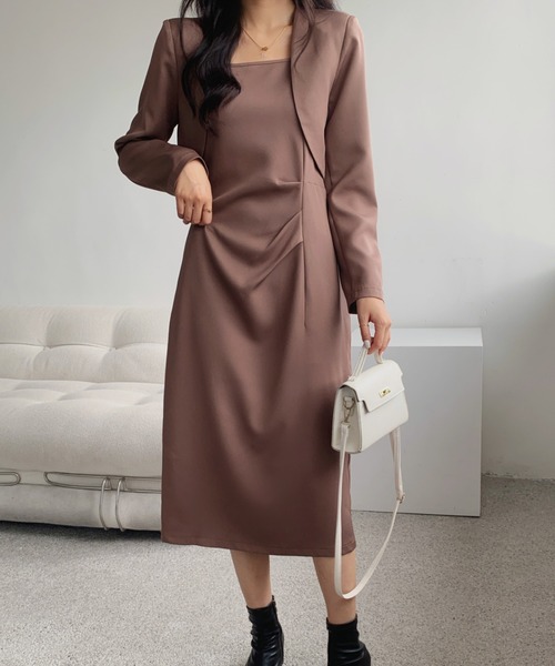 ECLIN（エクラン）の「ショート丈テーラージャケットコンビキャミソールワンピース２点セット（ワンピース・レディース・ブラック/ベージュ/ブラウン・S/M）」の12枚目の写真