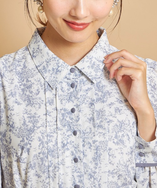 tocco closet(トッコ クローゼット)の「ベルト付きトワルドジュイ柄シャツプリーツ切り替え配色ワンピース(ワンピース・レディース・ピンク/ブルー・M)」の5枚目の写真