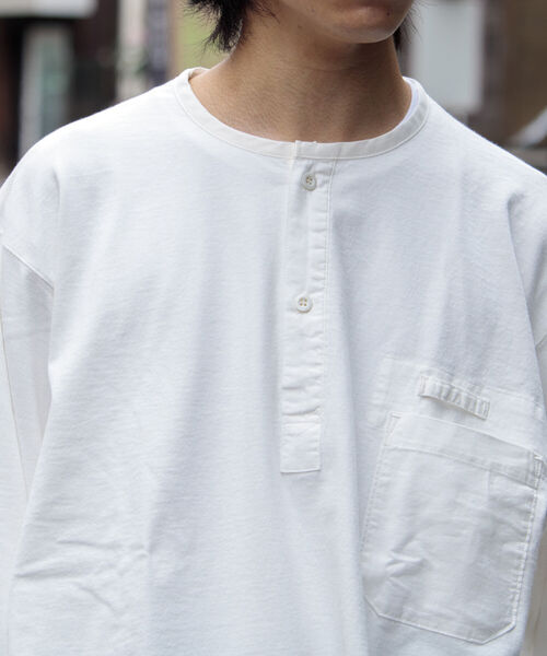 ARMY TWILL（アーミーツイル）の「【ARMY TWILL/アーミーツイル】スリーピングシャツ（Tシャツ/カットソー・メンズ・ホワイト/チャコールグレー・M/L）」の2枚目の写真