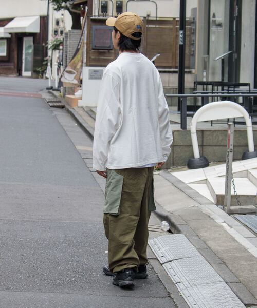 ARMY TWILL（アーミーツイル）の「【ARMY TWILL/アーミーツイル】スリーピングシャツ（Tシャツ/カットソー・メンズ・ホワイト/チャコールグレー・M/L）」の13枚目の写真