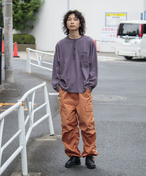 ARMY TWILL（アーミーツイル）の「【ARMY TWILL/アーミーツイル】スリーピングシャツ（Tシャツ/カットソー・メンズ・ホワイト/チャコールグレー・M/L）」の22枚目の写真