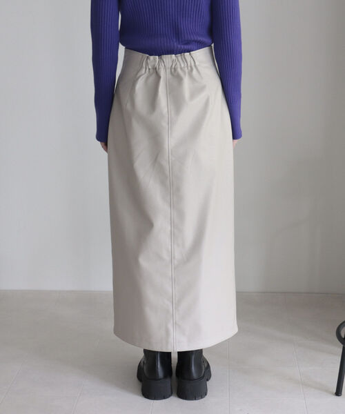 fredy emue（フレディエミュ）の「フェイクレザー フロントジップスカート（スカート・レディース・ブラック/ベージュ/ブラウン・38/36）」の8枚目の写真