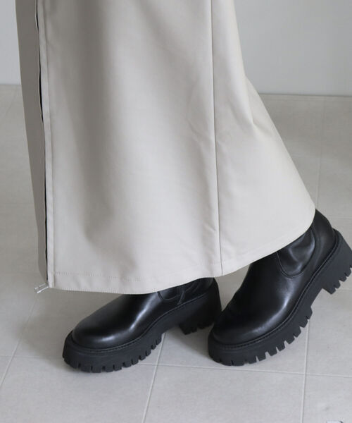 fredy emue（フレディエミュ）の「フェイクレザー フロントジップスカート（スカート・レディース・ブラック/ベージュ/ブラウン・38/36）」の12枚目の写真