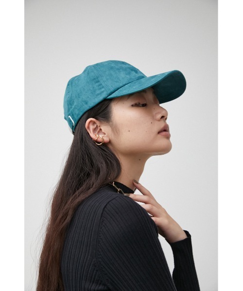AZUL by moussy(アズールバイマウジー)の「BASIC SUEDE CAP/ベーシックスエードキャップ(キャップ・レディース・ブラック/ブルー/ダークベージュ・FREE)」の1枚目の写真