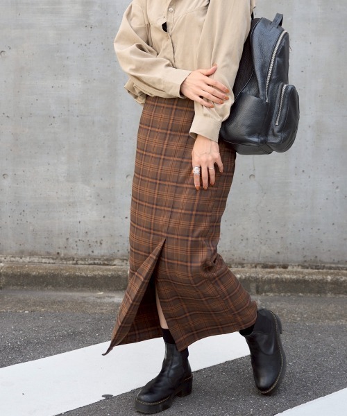 TRIANGLE PALETTE(トライアングルパレット)の「サイドベルトチェック柄Iラインスカート(スカート・レディース・ブラウン/ネイビー/ベージュ・FREE)」の17枚目の写真
