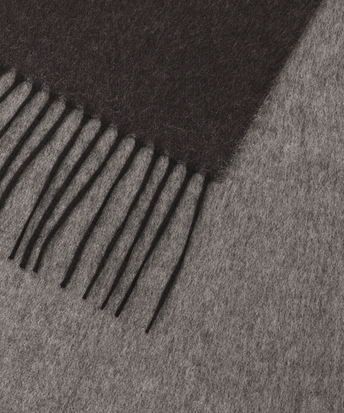 PIACENZA（ピアチェンツァ）の「【PIACENZA】MIRROR シルクカシミヤ Wフェイスマフラー（マフラー・メンズ・ライトグレー/ブラック/ネイビー/ブラウン・FREE）」の18枚目の写真