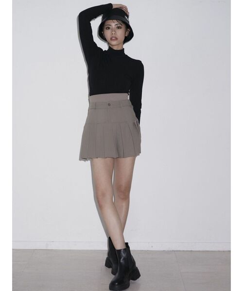 GYDA（ジェイダ）の「ウエスト2WAYプリーツ スカートライクショートパンツ（スカート・レディース・ブラック/ベージュ・FREE）」の3枚目の写真