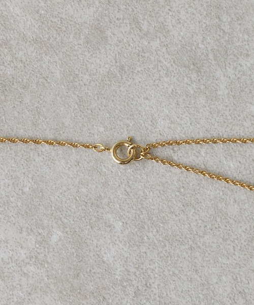 BEARDSLEY（ビアズリー）の「Knotモチーフネックレス（ネックレス・レディース・ゴールド・FREE）」の4枚目の写真