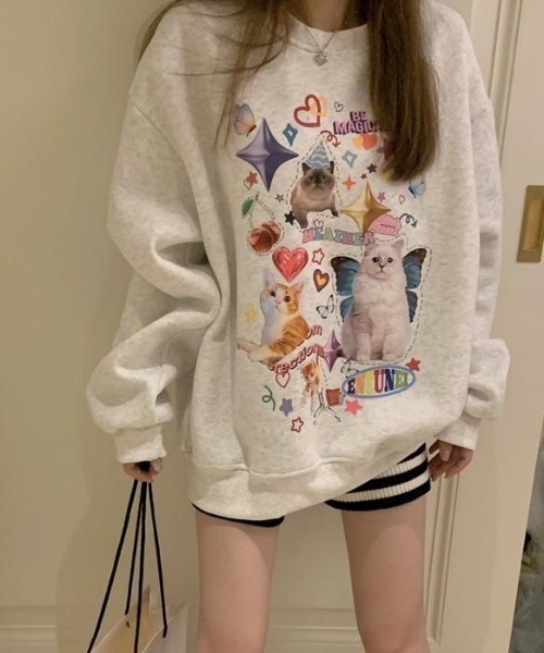 almo(アルモ)の「コラージュキャット裏起毛ビッグスエット(BQ)(スウェット・レディース・アイボリー/グレー・FREE)」の10枚目の写真