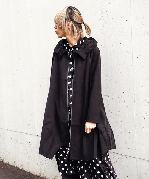 rovtski（ロフトスキー）の「ストレッチロングパーカー（パーカー・レディース・ベージュ/ブラック/ブルー・FREE）」の2枚目の写真