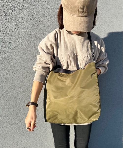 FREDRIK PACKERS(フレドリックパッカーズ)の「FREDRIK PACKERS フレドリックパッカーズ VAIL FLIGHT SATIN 2WAY トートBAG(ショルダーバッグ・レディース・ブラック/オリーブ/グリーン・ONESIZE)」の5枚目の写真