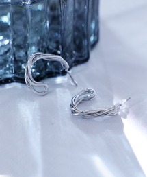 atlo（アトロ）の「ねじねじチェーンフープピアス 結婚式 同窓会 オケージョン お呼ばれ（ピアス（両耳用））」