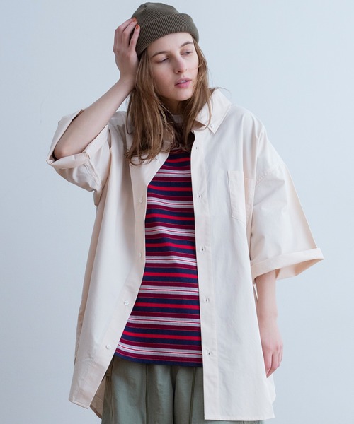Universal Style Wear(ユニバーサルスタイルウェア)の「Universal Style Wear ラフ フィット ボタンダウン シャツ(シャツ/ブラウス・メンズ・ライトグリーン/オフホワイト/ライトイエロー/ブラック・MEDIUM/LARGE/X-LARGE)」の2枚目の写真