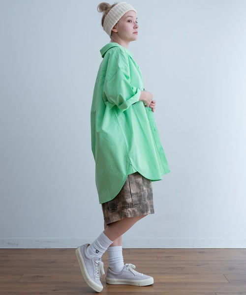 Universal Style Wear(ユニバーサルスタイルウェア)の「Universal Style Wear ラフ フィット ボタンダウン シャツ(シャツ/ブラウス・メンズ・ライトグリーン/オフホワイト/ライトイエロー/ブラック・MEDIUM/LARGE/X-LARGE)」の5枚目の写真