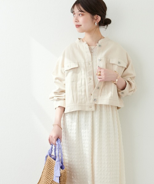 natural couture（ナチュラルクチュール）の「バンドカラーレギュラーＧジャン（デニムジャケット・レディース・インディゴブルー/アイボリー/ブラック・FREE）」の2枚目の写真