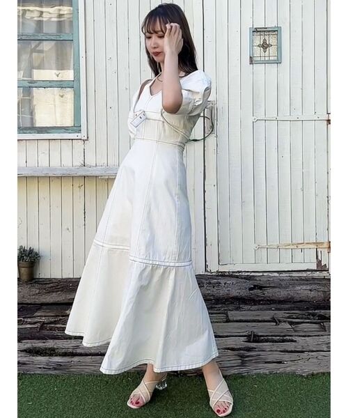 dazzlin(ダズリン)の「クロスメッシュシアーサンダル(サンダル・レディース・シルバー/ベージュ・LARGE/MEDIUM)」の4枚目の写真