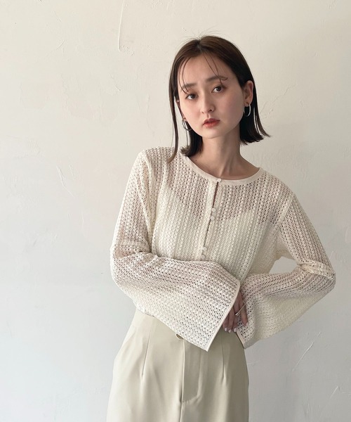 CLEIO(クレイオ)の「【CLEIO】ベルスリーブレースシャツ(シャツ/ブラウス・レディース・ブラック/アイボリー/ライトベージュ・FREE)」の13枚目の写真