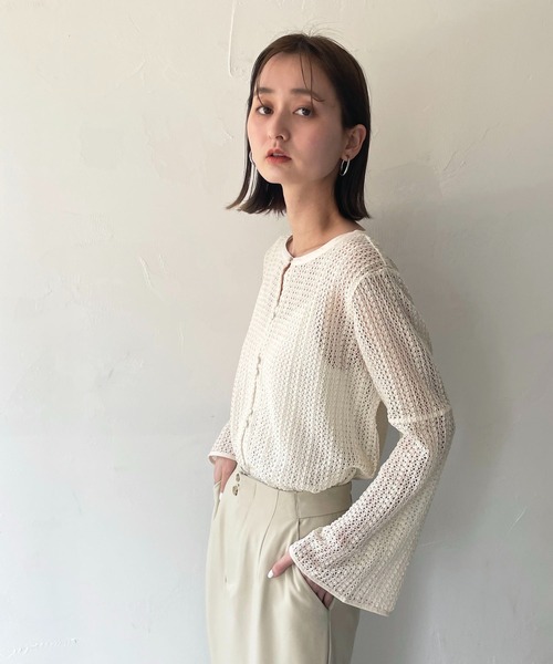 CLEIO(クレイオ)の「【CLEIO】ベルスリーブレースシャツ(シャツ/ブラウス・レディース・ブラック/アイボリー/ライトベージュ・FREE)」の16枚目の写真