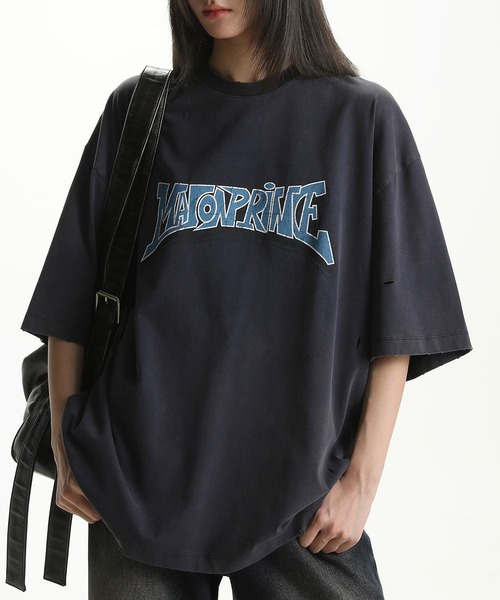 MASONPRINCE(メイソンプリンス)の「オーバーサイズ ダメージ加工 かすれロゴプリントTシャツ DT5002【MASONPRINCE】(Tシャツ/カットソー・メンズ・レッド/ホワイト/ネイビー・L/S/M)」の2枚目の写真