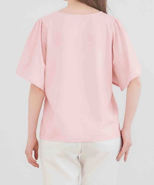 alotta(アロッタ)の「パール調ボタン付Tシャツブラウス(シャツ/ブラウス・レディース・オフホワイト/ブルー/ピンク/ブラック・XX-LARGE/MEDIUM/LARGE/X-LARGE)」の13枚目の写真