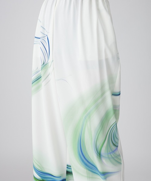 Lui's（ルイス）の「SMOKEプリントリラックスパンツ