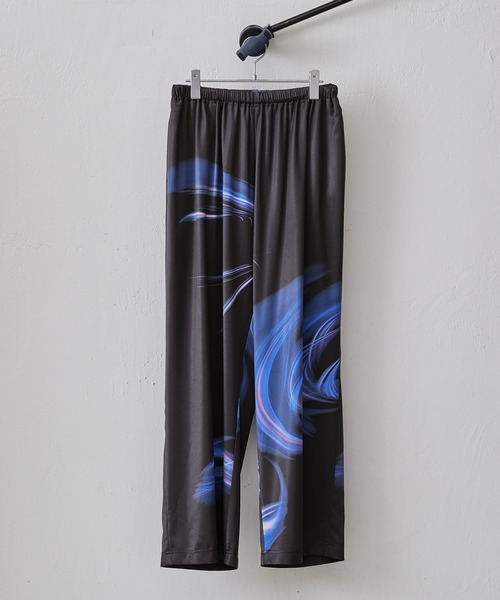 Lui's（ルイス）の「SMOKEプリントリラックスパンツ (セットアップ対応