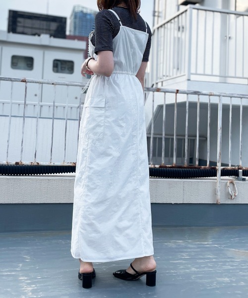 Reurie'(レウリィ)の「【ZOZO限定】ナイロンミリタリーワンピース / 夏服 ミリタリー 大人カジュアル レイヤード ノースリーブ キャミワンピ(ワンピース・レディース・ホワイト/ブラック・FREE)」の7枚目の写真