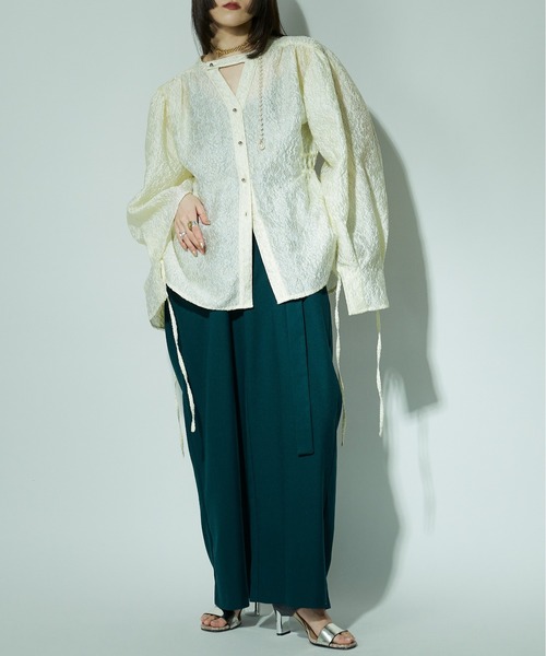 Ezick(エジック)の「Blooming jacquard 2way フェアリーブラウス(シャツ/ブラウス・レディース・グリーン/ラベンダー/ホワイト・FREE)」の12枚目の写真