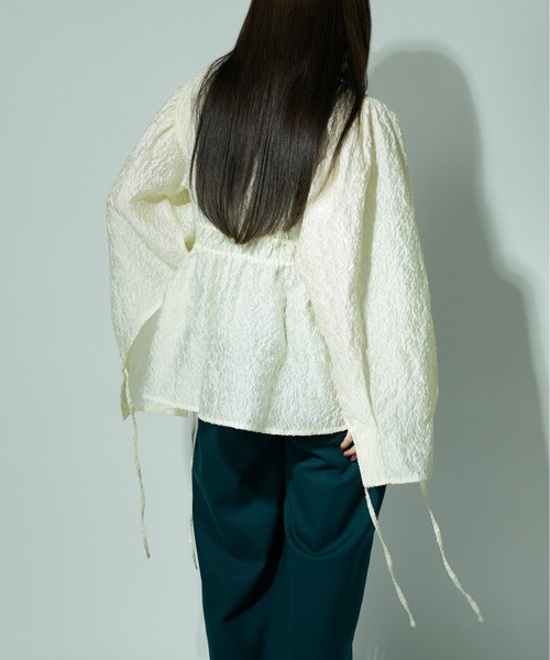 Ezick(エジック)の「Blooming jacquard 2way フェアリーブラウス(シャツ/ブラウス・レディース・グリーン/ラベンダー/ホワイト・FREE)」の22枚目の写真