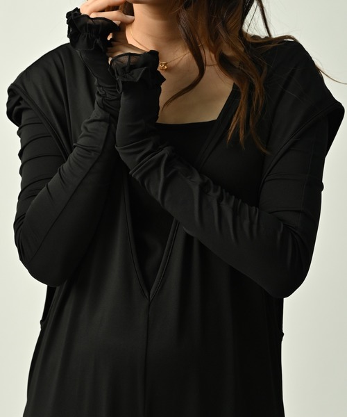 Felt-Maglietta(フェルトマリエッタ)の「UPF50+UVカット吸水速乾フリルアームカバー(アームカバー・レディース・ブラック・FREE)」の5枚目の写真