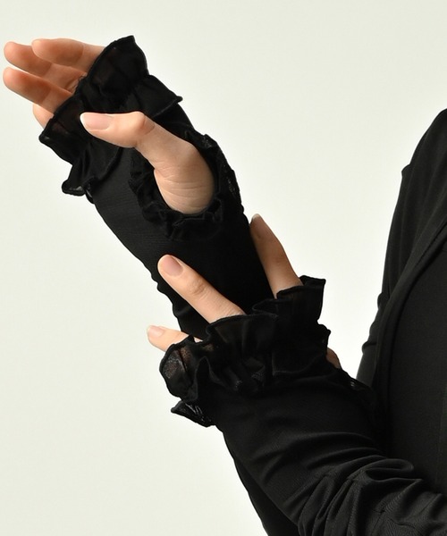 Felt-Maglietta(フェルトマリエッタ)の「UPF50+UVカット吸水速乾フリルアームカバー(アームカバー・レディース・ブラック・FREE)」の4枚目の写真