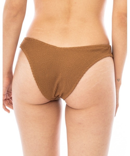 RVCA（ルーカ）の「【直営店限定】RVCA レディース  GROOVES TEXTURE V FT MD FRENCH ビキニ【2023年夏モデル】/ルーカビキニボトムス（水着)（水着・レディース・ブラウン・X-SMALL/SMALL/MEDIUM）」の3枚目の写真