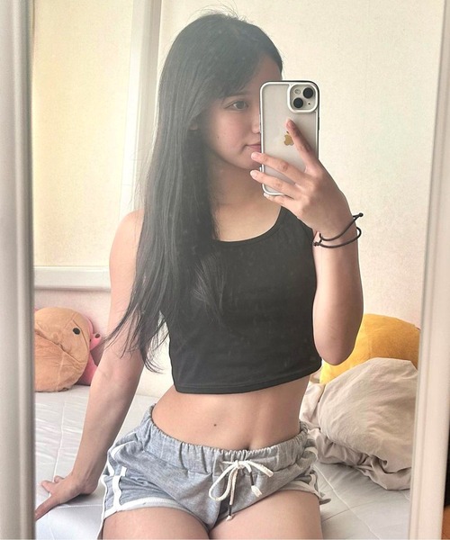 Chick（チック）の「Short Tight fit Tanktop / ショート丈 タイトフィット タンクトップ Y2K 韓国 ピチT（タンクトップ・レディース・ホワイト/ブラック/グレー・M/L）」の16枚目の写真