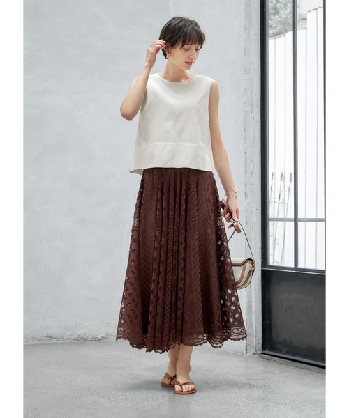 STYLE DELI（スタイルデリ）の「クロップド丈ノースリコットン混紡ブラウス（シャツ/ブラウス・レディース・ホワイト/ブラウン系・MEDIUM）」の15枚目の写真