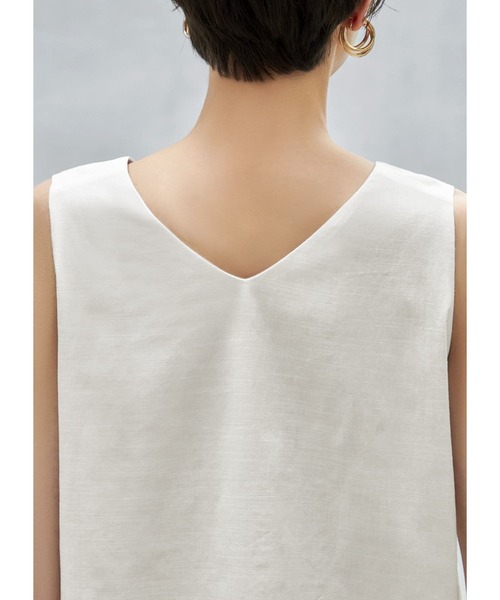 STYLE DELI（スタイルデリ）の「クロップド丈ノースリコットン混紡ブラウス（シャツ/ブラウス・レディース・ホワイト/ブラウン系・MEDIUM）」の6枚目の写真