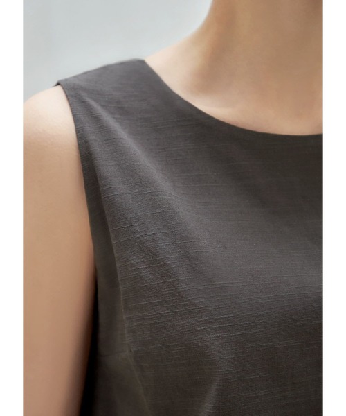 STYLE DELI（スタイルデリ）の「クロップド丈ノースリコットン混紡ブラウス（シャツ/ブラウス・レディース・ホワイト/ブラウン系・MEDIUM）」の17枚目の写真