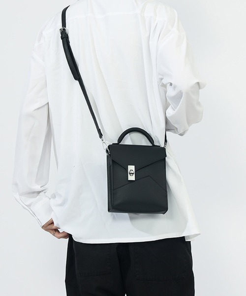 LOPASS(ロパス)の「レトロ携帯バッグショルダーバッグ(ショルダーバッグ・レディース・ブラック/ホワイト/グリーン/ブラウン・FREE)」の4枚目の写真