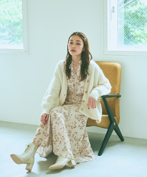 mysty woman（ミスティウーマン）の「フラワープリントリボンブラウス　973087（シャツ/ブラウス・レディース・グレイッシュブルー/ベージュ/ブラック・FREE）」の7枚目の写真