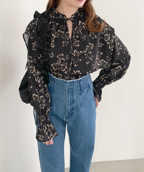 mysty woman（ミスティウーマン）の「フラワープリントリボンブラウス　973087（シャツ/ブラウス・レディース・グレイッシュブルー/ベージュ/ブラック・FREE）」の15枚目の写真