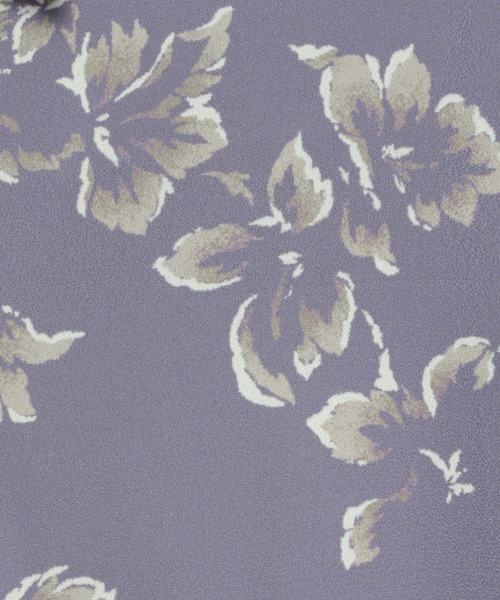 mysty woman（ミスティウーマン）の「フラワープリントリボンブラウス　973087（シャツ/ブラウス・レディース・グレイッシュブルー/ベージュ/ブラック・FREE）」の21枚目の写真