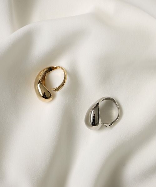 antiqua（アンティカ）の「曲線フォルムリング（リング・レディース・ゴールド/シルバー・FREE）」の3枚目の写真