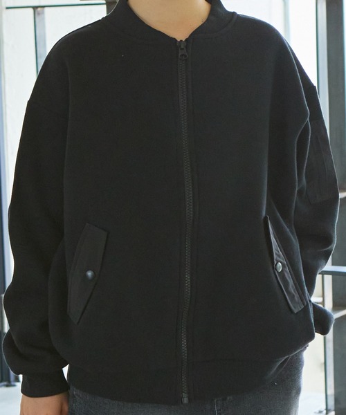 pairmanon（ペアマノン）の「【PAIRMANON STREET】フラップポケット付き ビッグサイズMA-1 ブルゾン（MA-1・キッズ・レッド系その他/グレー/ブラック系その他/カーキ・150/110/90/120/100/130/140）」の5枚目の写真