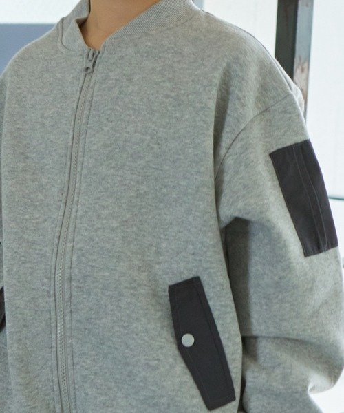 pairmanon（ペアマノン）の「【PAIRMANON STREET】フラップポケット付き ビッグサイズMA-1 ブルゾン（MA-1・キッズ・レッド系その他/グレー/ブラック系その他/カーキ・150/110/90/120/100/130/140）」の7枚目の写真